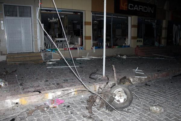 Nusaybin’de polis aracına bombalı saldırı