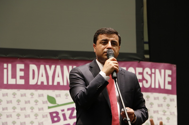 Demirtaş: Türkiye’de Anayasa askıya alındı