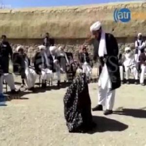 Afganistan’ta Zina Yaptığı İddia Edilen Kadın Böyle Cezalandırıldı