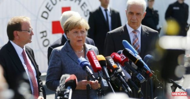 Merkel: Yıl sonuna kadar 1 milyon mülteci alacağız