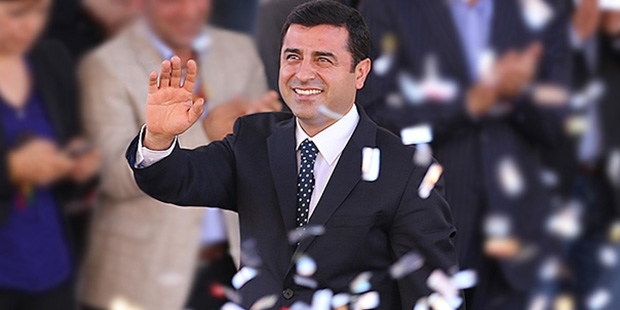 Demirtaş: Tahriklere karşı en iyi ilaç barıştır; Kürt, Türk birbirinize sarılın