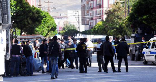 Van’da çatışma: Biri polis iki kişi yaşamını yitirdi