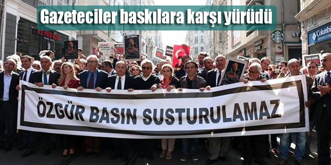 Gazeteciler baskılara karşı yürüdü