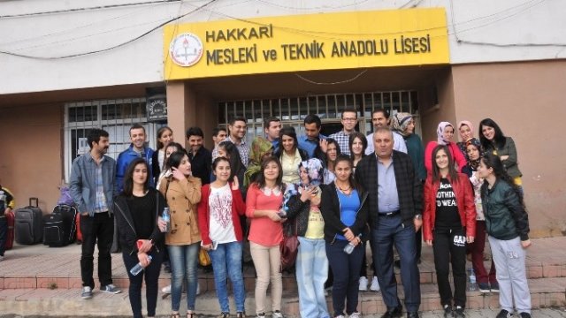 Hakkarili Öğrenciler Portekiz’e Uğurlandı