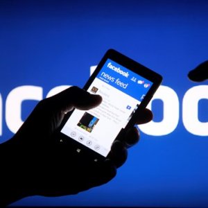 Facebook uygulamasını kaldırırsanız yüzde 20 şarjınız uzun gidecek!