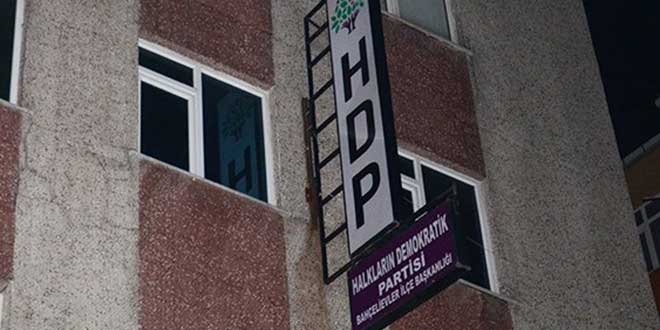 İstanbul’da HDP ilçe binalarında arama yapıldı