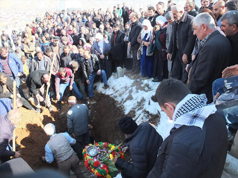 Cizre’de hayatını kaybeden İslam Balıkesir, Hakkari’de toprağa verildi