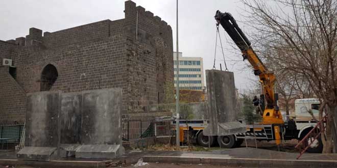 Sur’a açılan kapılara 4 metrelik duvarlar örüldü