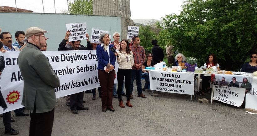 Akademisyenler için tutulan Özgürlük Nöbeti’ne Emek Partisinden destek