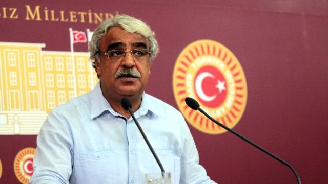 Mithat Sancar: “CHP, Saray’ın darbe planına can suyu oluyor”