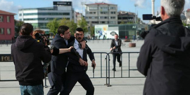 Can Dündar saldırısıyla ilgili gözaltına alınanlar adliyeye sevk edildi