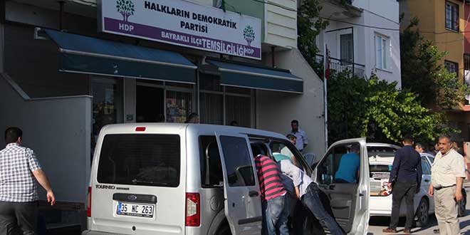 İzmir’de HDP’ye baskın: İlçe eş başkanı gözaltına alındı