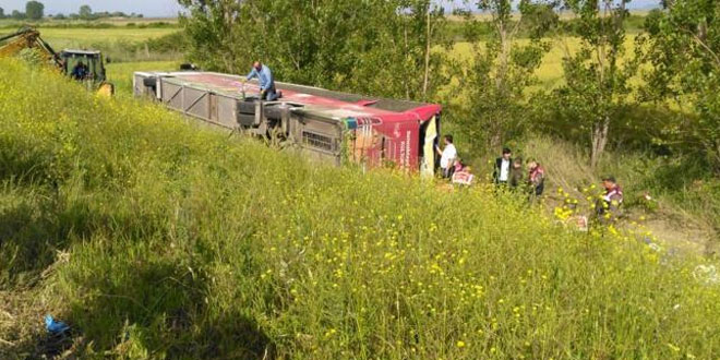 Çanakkale’de tur otobüsü devrildi: 4 ölü, 27 yaralı