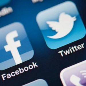 Facebook ve Twitter’a erişilemiyor