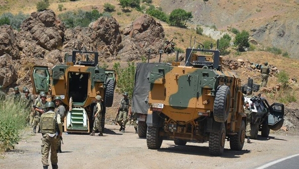 Hakkari’de çatışma: Üç asker hayatını kaybetti