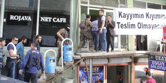 Hakkari’de DBP binasına polis baskını