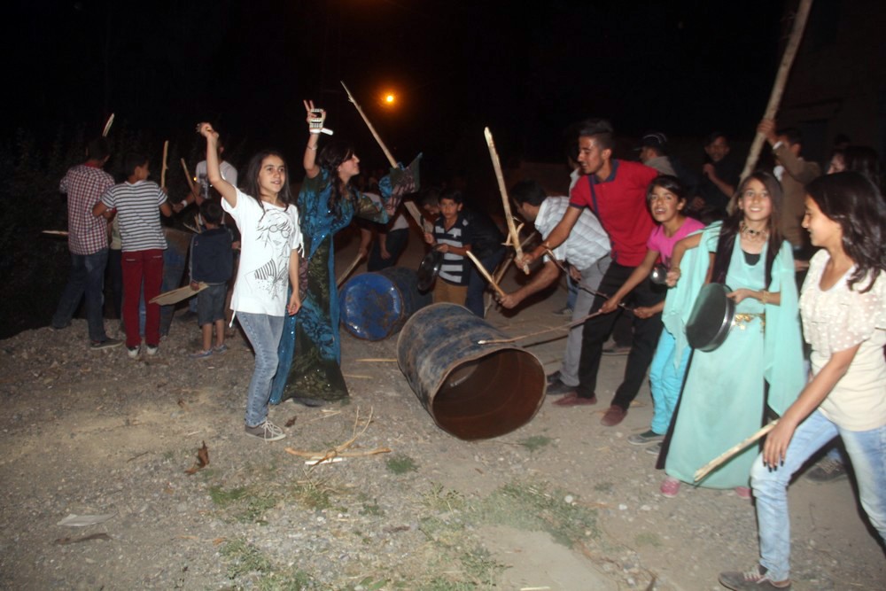 Diyarbakırlılar kayyumu gürültülü eylemle protesto etti