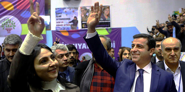 Avrupalı parlamenterler HDP’lilere ‘kardeş vekil’ oldu