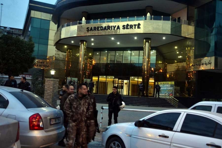 Siirt Belediyesi Eş Başkanı Tuncer Bakırhan gözaltına alındı