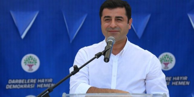 HDP Eş Genel Başkanı Demirtaş, avukatlarıyla görüştü