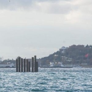 İstanbul’da denizin ortasında şaşırtan görüntü