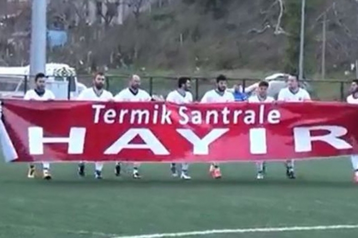 Amasraspor oyuncularından “Termik santrale hayır!” pankartı