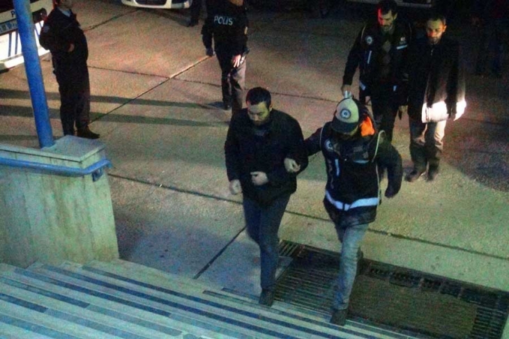 Hatay’da 15 polis ‘FETÖ’ iddiasıyla tutuklandı