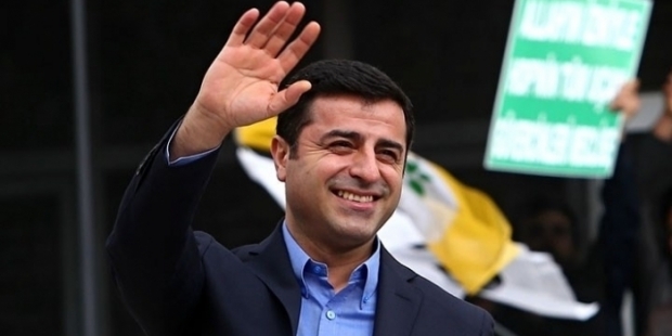 Demirtaş, cezaevinden şiir yolladı: Sen de yak gemileri!