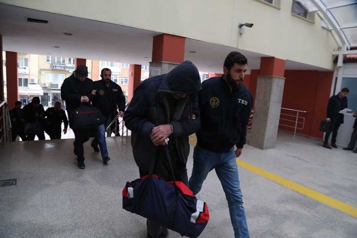 Zonguldak’ta 5 öğretmen ‘FETÖ’den tutuklandı