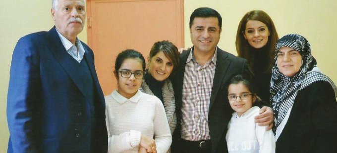 HDP Eş Genel Başkanı Selahattin Demirtaş’a aile ziyareti