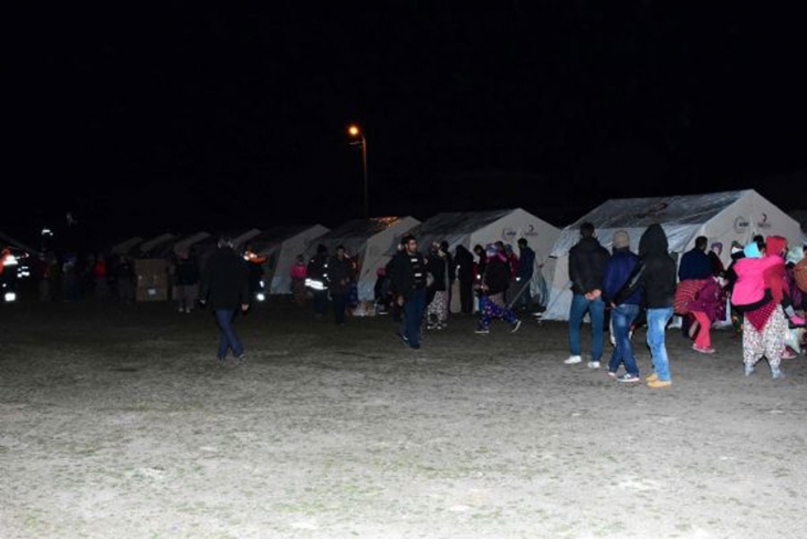 Depremden zarar gören Yukarıköy’e çadır kent kuruldu  