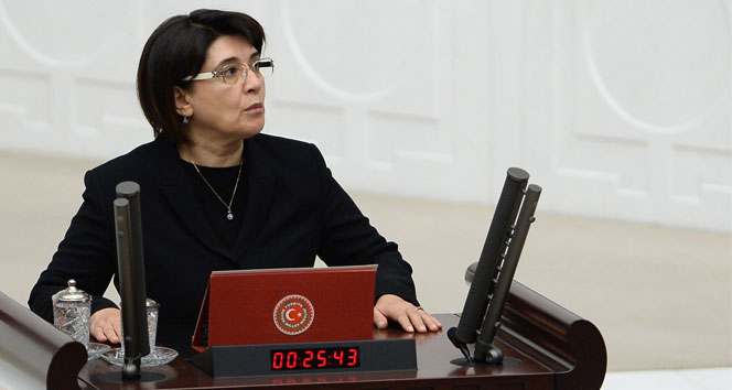 HDP’li Leyla Zana adli kontrol şartıyla serbest bırakıldı