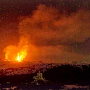 Etna Yanardağı yeniden faaliyete geçti