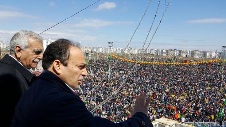 Baydemir: ‘Başbakan Newroz meydanına dönüp bir daha baksın’