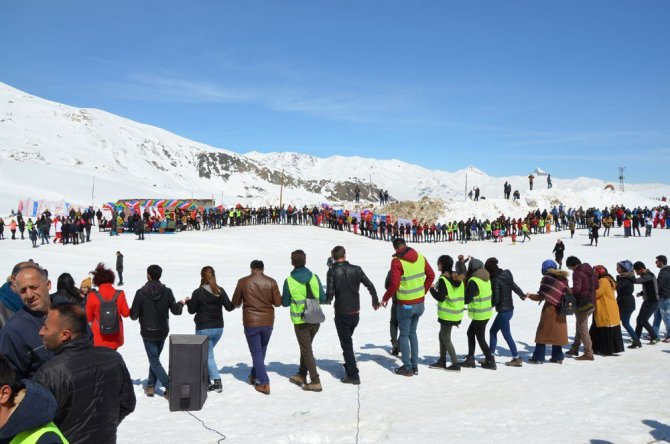 Hakkari’de Kar Festivali