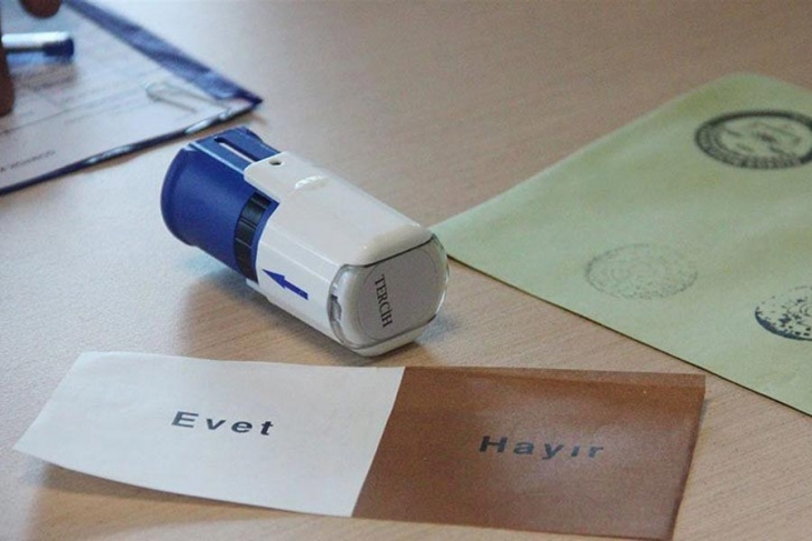 Reyhanlı’da ‘Evet’ yazan mühürler toplatıldı