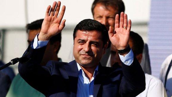 Selahattin Demirtaş bu sefer de şiir gönderdi