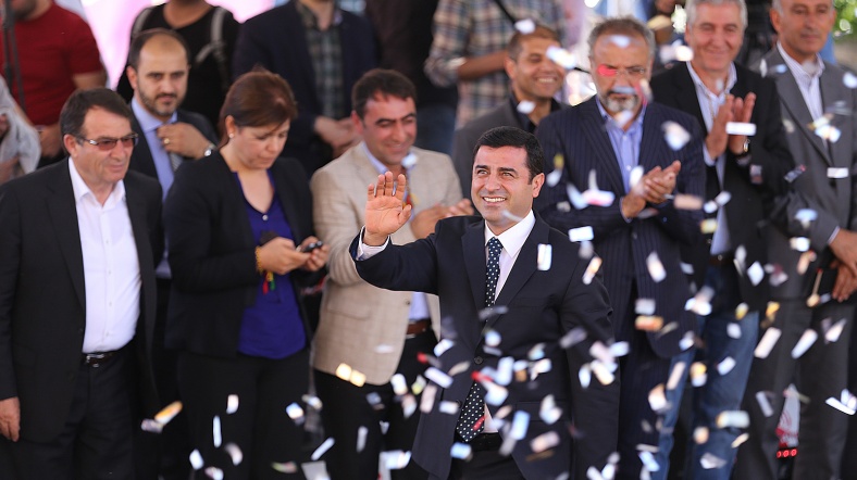 HDP Eş Genel Başkanı Demirtaş’tan yeni öykü: Deniz Kızı