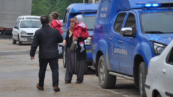 Çocuklarını kilitleyip eşini öldürdü