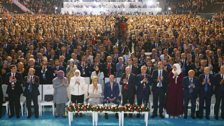 ‘Tasfiye başladı, sıra belediye ve kabinede’