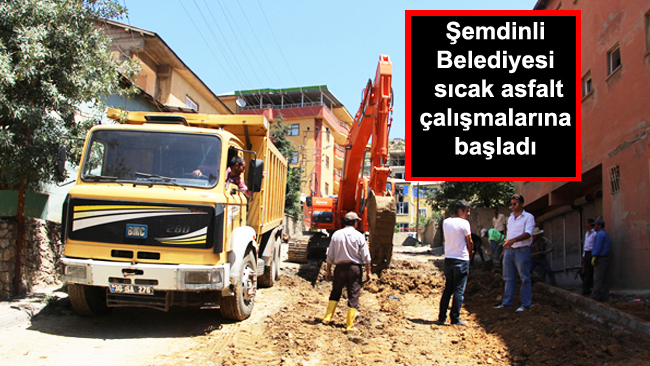 Şemdinli Belediyesi sıcak asfalt çalışmalarına başladı