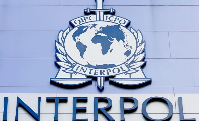 AB: Türkiye Interpol’ün kırmızı bültenini suistimal ediyor