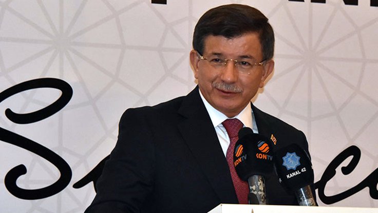 Davutoğlu: Benimle öğrenciler ve gençler arasına kimse giremez