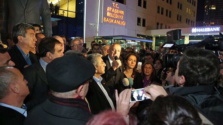 Bülent Tezcan: Bu adım halkın iradesine darbe adımıdır