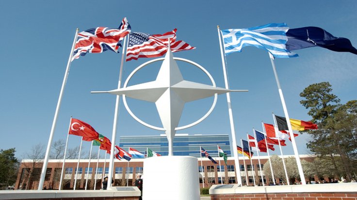 NATO, 7 Rus diplomatın akreditasyonunu iptal etti