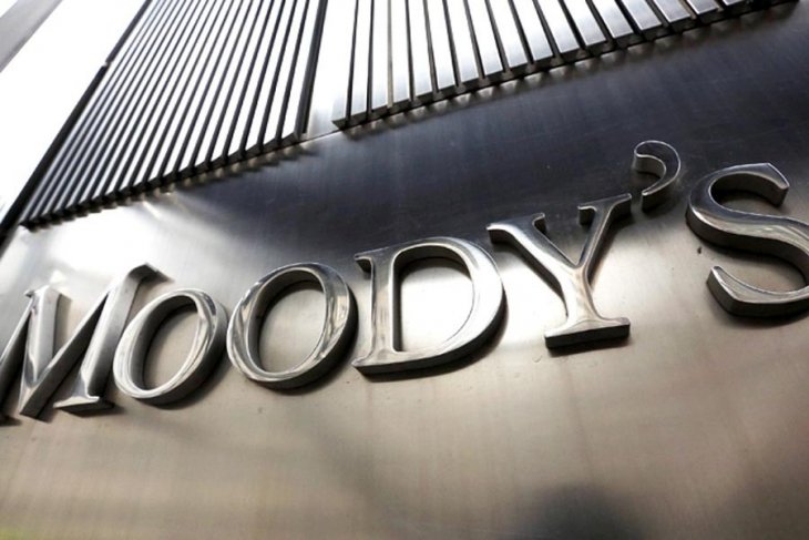 Moody’s 17 bankanın notunu düşürdü