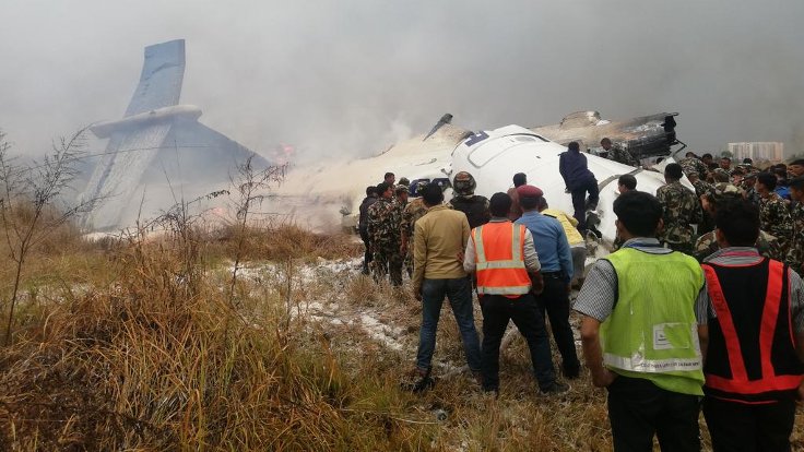 Nepal’de yolcu uçağı düştü