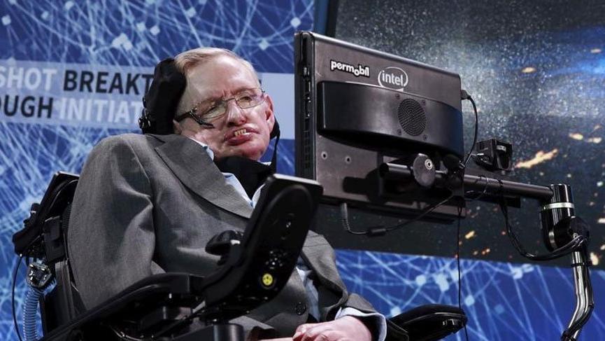 Stephen Hawking hayatını kaybetti