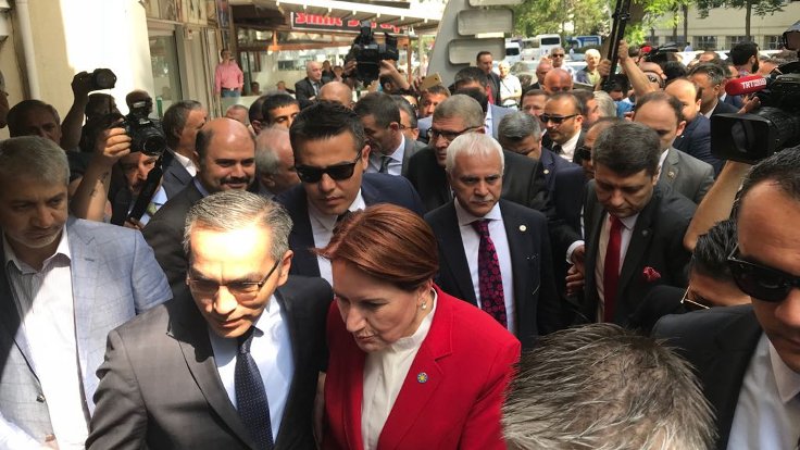 Meral Akşener adaylık başvurusunda bulundu