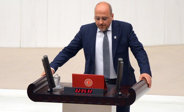 Meclis’te ‘ahlaksız’ tartışması: Ahmet Şık’ın konuşması kesildi